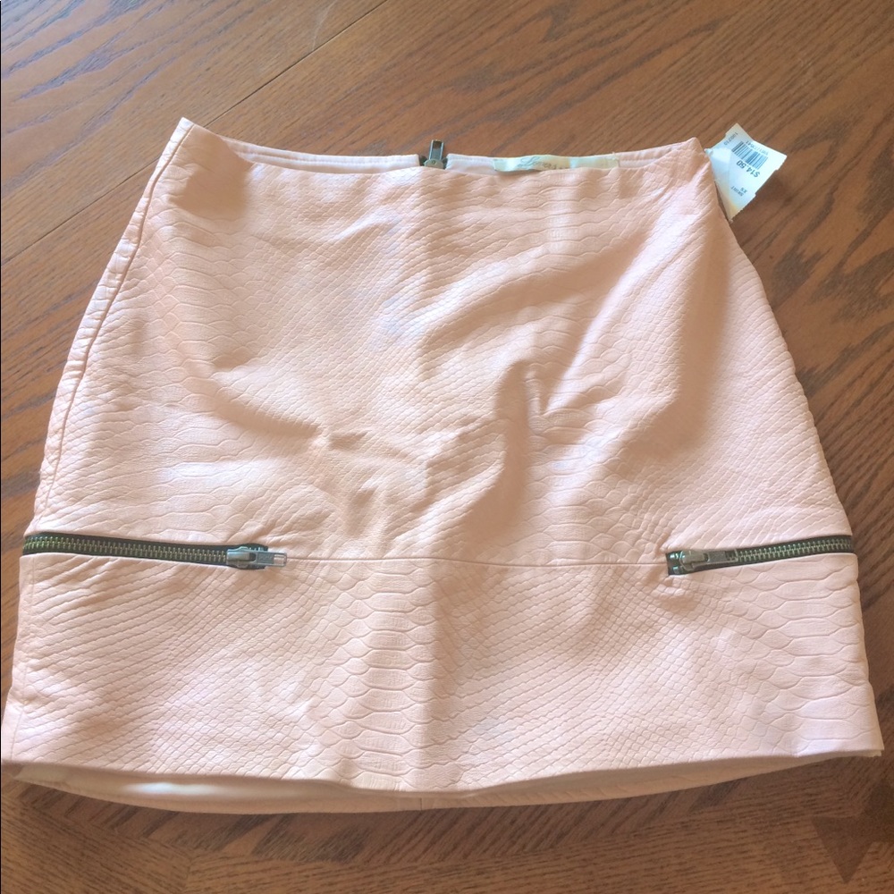 Faux leather mini skirt